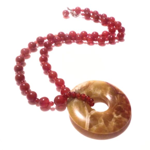 Carnelian Beaded Necklace with Agate Donut Pendant - Picture 5 of 5